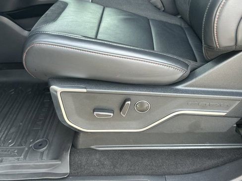 Used 2025 Ford F150 Raptor image 11