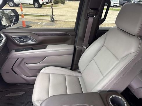 Used 2024 Chevrolet Tahoe Z71 w/ Luxury Package AWD/4WD image 21