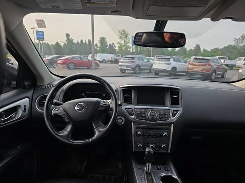 Used 2020 Nissan Pathfinder SL AWD/4WD image 12