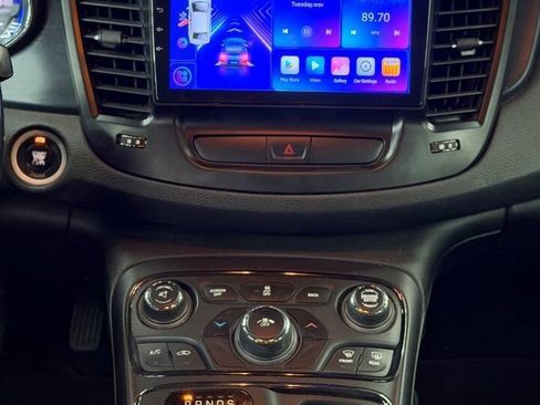 Used 2015 Chrysler 200 S FWD image 11