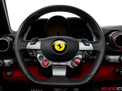 Used 2022 Ferrari 812 GTS RWD image 31