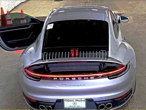 Used 2022 Porsche 911 Carrera S RWD image 5