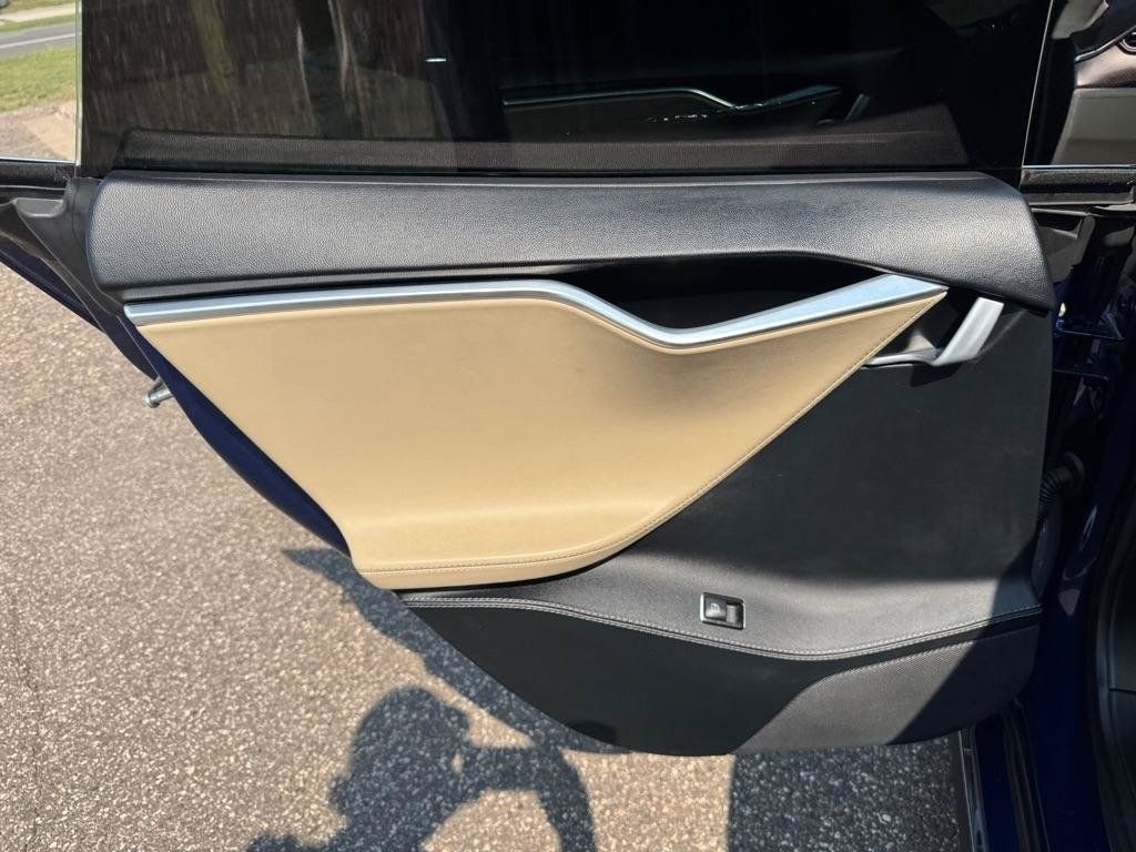 Used 2015 Tesla Model S 85D AWD/4WD image 18