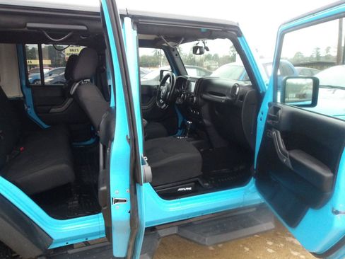 Used 2018 Jeep Wrangler Unlimited Sport S AWD/4WD image 6