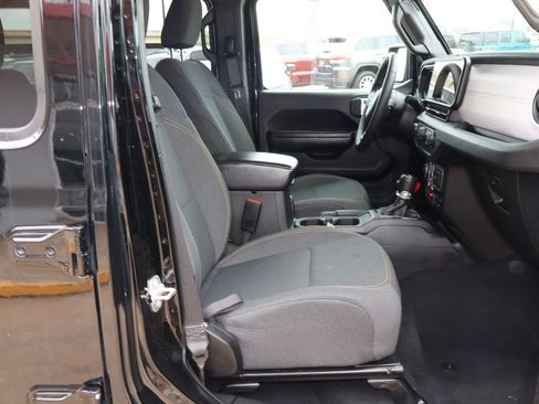 Used 2025 Jeep Wrangler Unlimited Sport AWD/4WD image 25