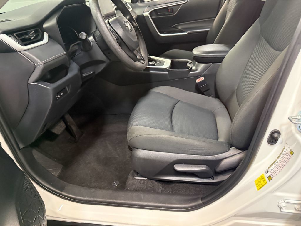 Used 2023 Toyota RAV4 LE AWD/4WD image 57
