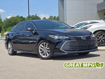 Used 2019 Toyota Avalon XLE w/ Moonroof Package
