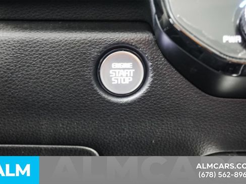 Used 2025 Kia Carnival SX Prestige FWD image 32