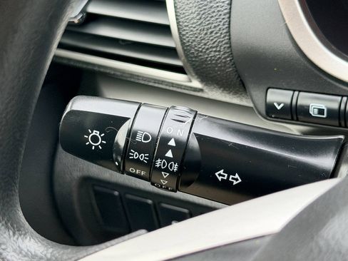 Used 2018 Mitsubishi Eclipse Cross ES FWD image 33