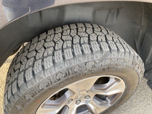 Used 2019 RAM 1500 Laramie AWD/4WD image 4