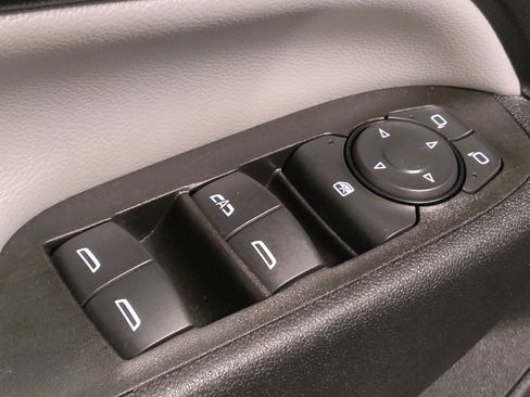 Used 2022 Chevrolet Equinox LS image 27