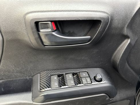 Used 2023 Toyota Tacoma SR w/ SR Convenience Package RWD image 31
