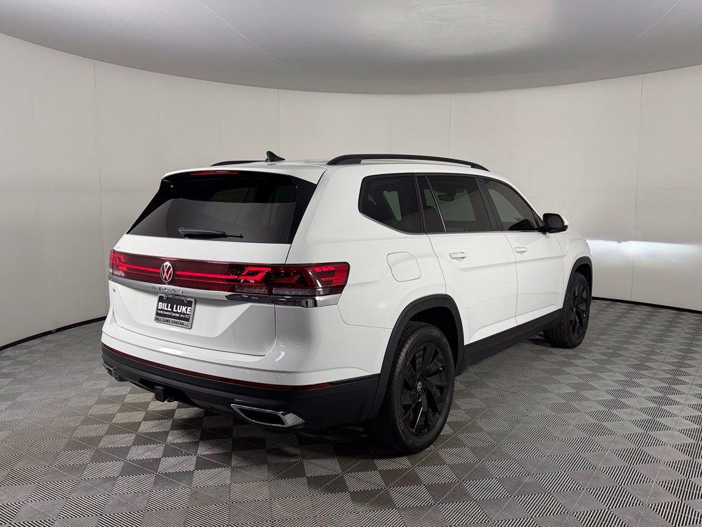 Used 2024 Volkswagen Atlas SE w/ Black Wheel Package FWD image 7