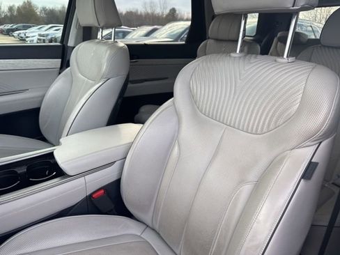 Used 2023 Hyundai Palisade Calligraphy image 12
