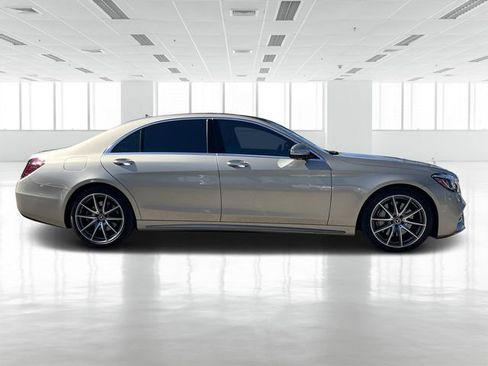 Used 2019 Mercedes-Benz S 560 Sedan image 3