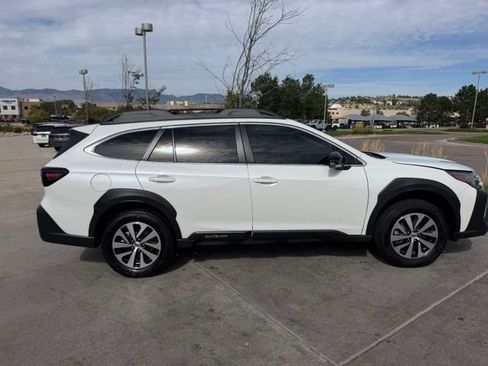 Used 2024 Subaru Outback Premium AWD/4WD image 11