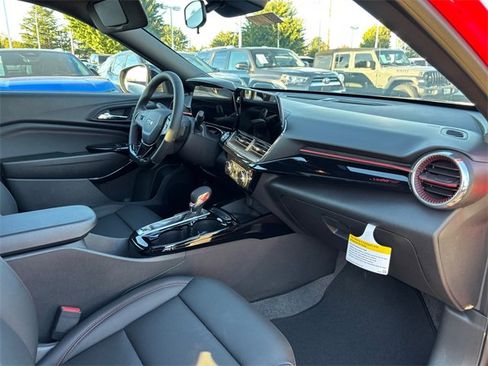 New 2026 Chevrolet Trax RS w/ Sunroof Package image 32