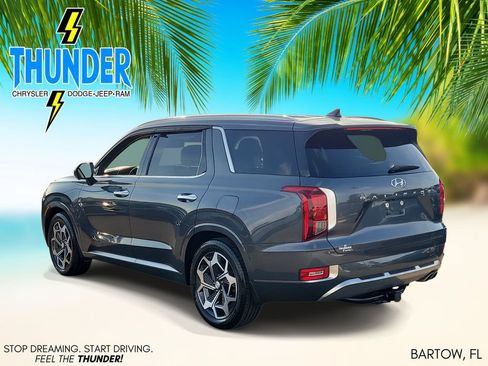 Used 2022 Hyundai Palisade Calligraphy FWD image 3