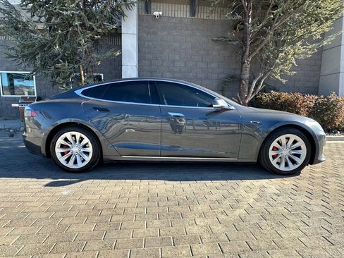 Used 2016 Tesla Model S P90D image 3