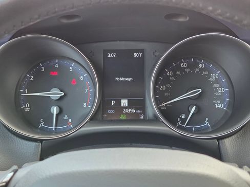Used 2021 Toyota C-HR XLE FWD image 32