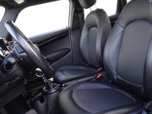 Used 2016 MINI Cooper 4-Door Hardtop image 11