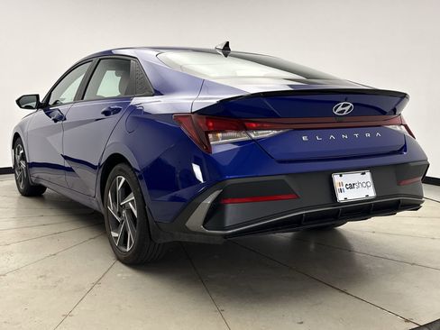 Used 2025 Hyundai Elantra Sport FWD image 3