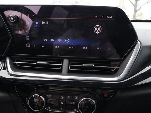Used 2024 Chevrolet Trax RS w/ Sunroof Package FWD image 52