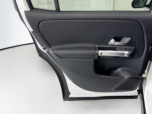 Used 2023 Mercedes-Benz GLB 250 image 25