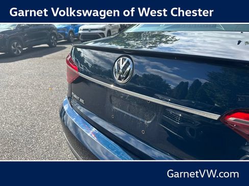 Used 2018 Volkswagen Passat 2.0T SEL Premium FWD image 17
