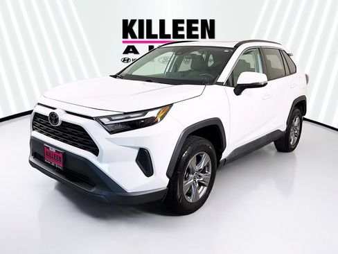 Used 2022 Toyota RAV4 XLE AWD/4WD image 3