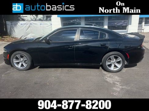 Used 2016 Dodge Charger SXT RWD image 7