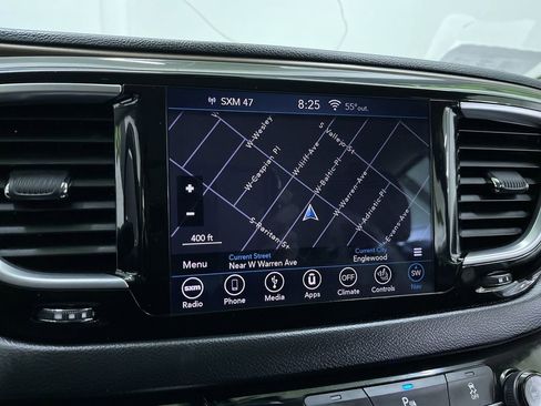 Used 2018 Chrysler Pacifica Touring-L Plus w/ Tire & Wheel Group image 22