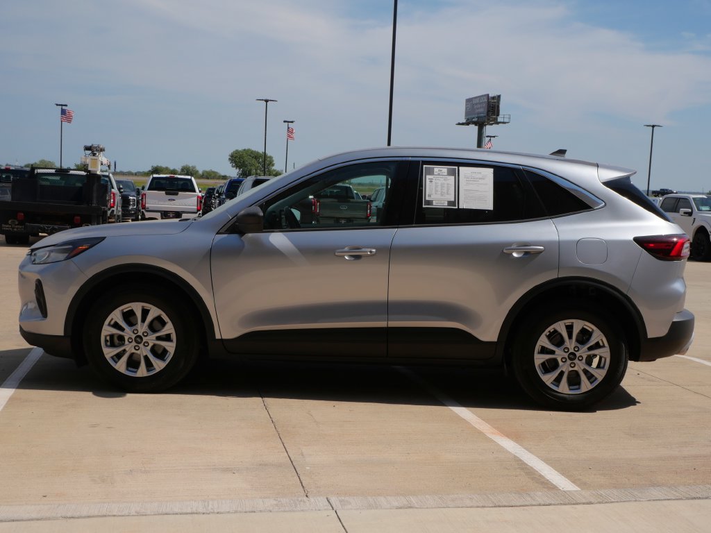 Certified 2024 Ford Escape Active FWD image 3