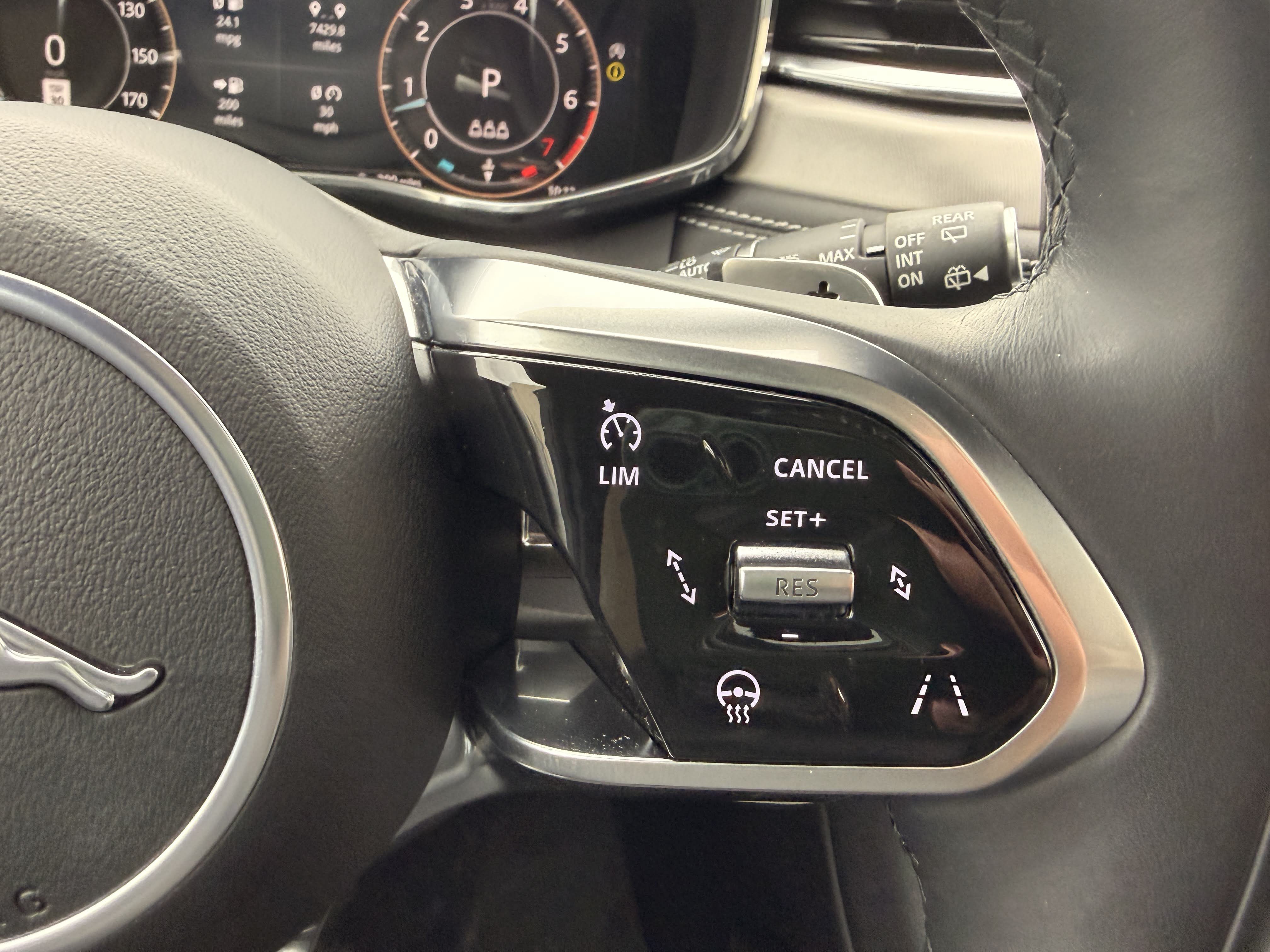 Used 2024 Jaguar F-PACE R-Dynamic S AWD/4WD image 20