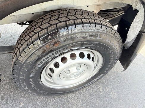 Used 2003 Dodge Sprinter 2500 RWD image 10