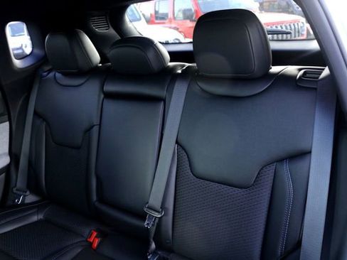 New 2025 Jeep Compass Latitude image 19