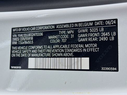 Used 2025 Volvo XC40 B5 Core image 39