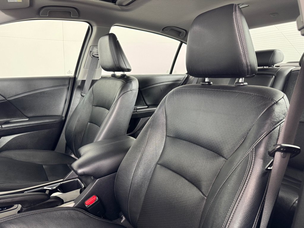Used 2017 Honda Accord EX-L image 12