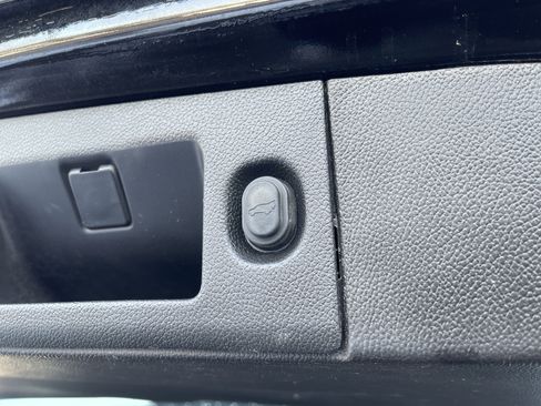 Used 2020 Chevrolet Tahoe Premier image 52