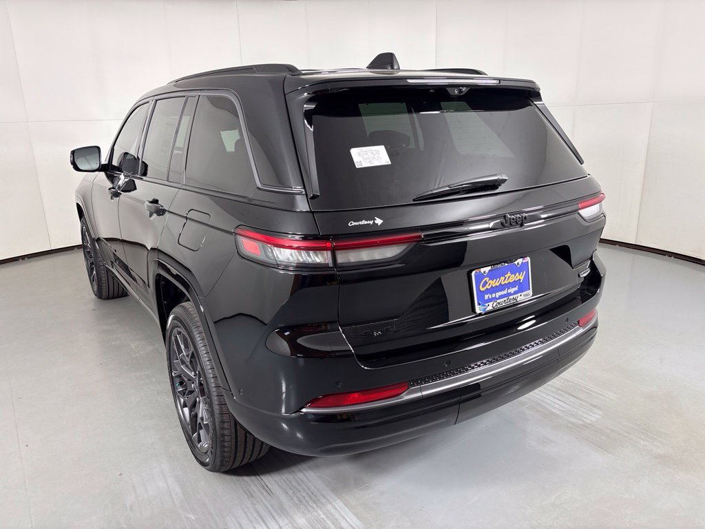 New 2027 Jeep Grand Cherokee Summit w/ Adv Protech Group IV AWD/4WD image 6