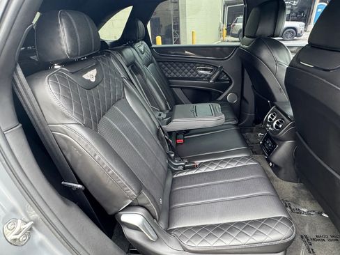 Used 2020 Bentley Bentayga AWD/4WD image 15