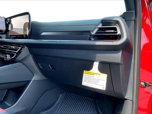New 2027 Chevrolet Traverse RS w/ LPO, Floor Liner Package AWD/4WD image 29