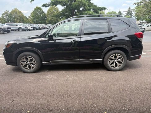 Used 2021 Subaru Forester Premium w/ Popular Package #1 AWD/4WD image 3