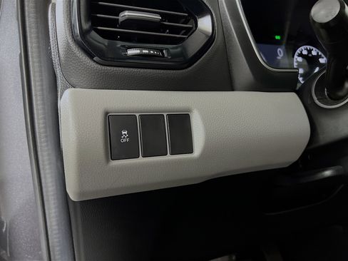 Used 2023 Honda Pilot LX image 10