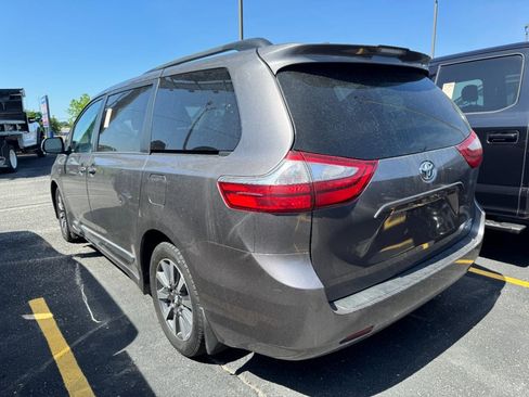 Used 2018 Toyota Sienna XLE w/ Protection Package AWD/4WD image 10