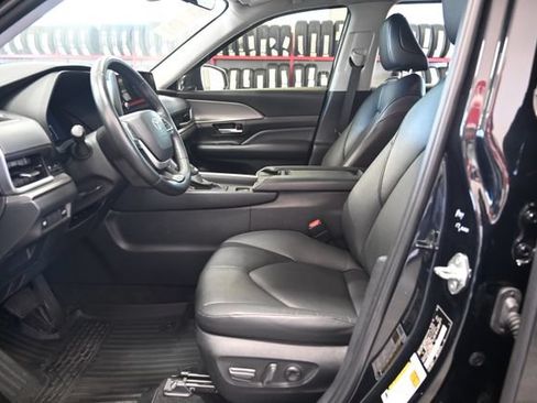 Used 2024 Toyota Grand Highlander AWD image 10