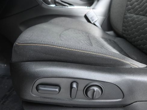 Used 2018 Chevrolet Equinox LT image 21