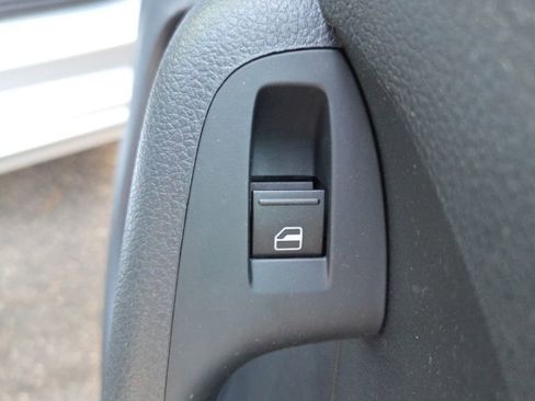 Used 2011 Volkswagen Jetta 2.0L Base image 22