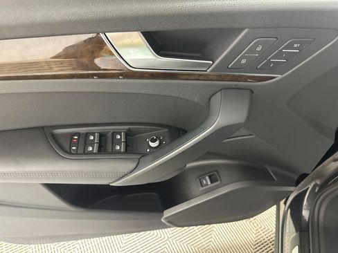 Used 2019 Audi Q5 Premium Plus image 11