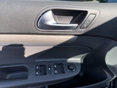 Used 2009 Volkswagen Rabbit S FWD image 19